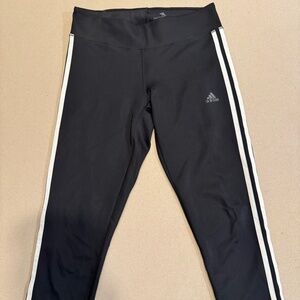 Adidas Size M Capri Leggings